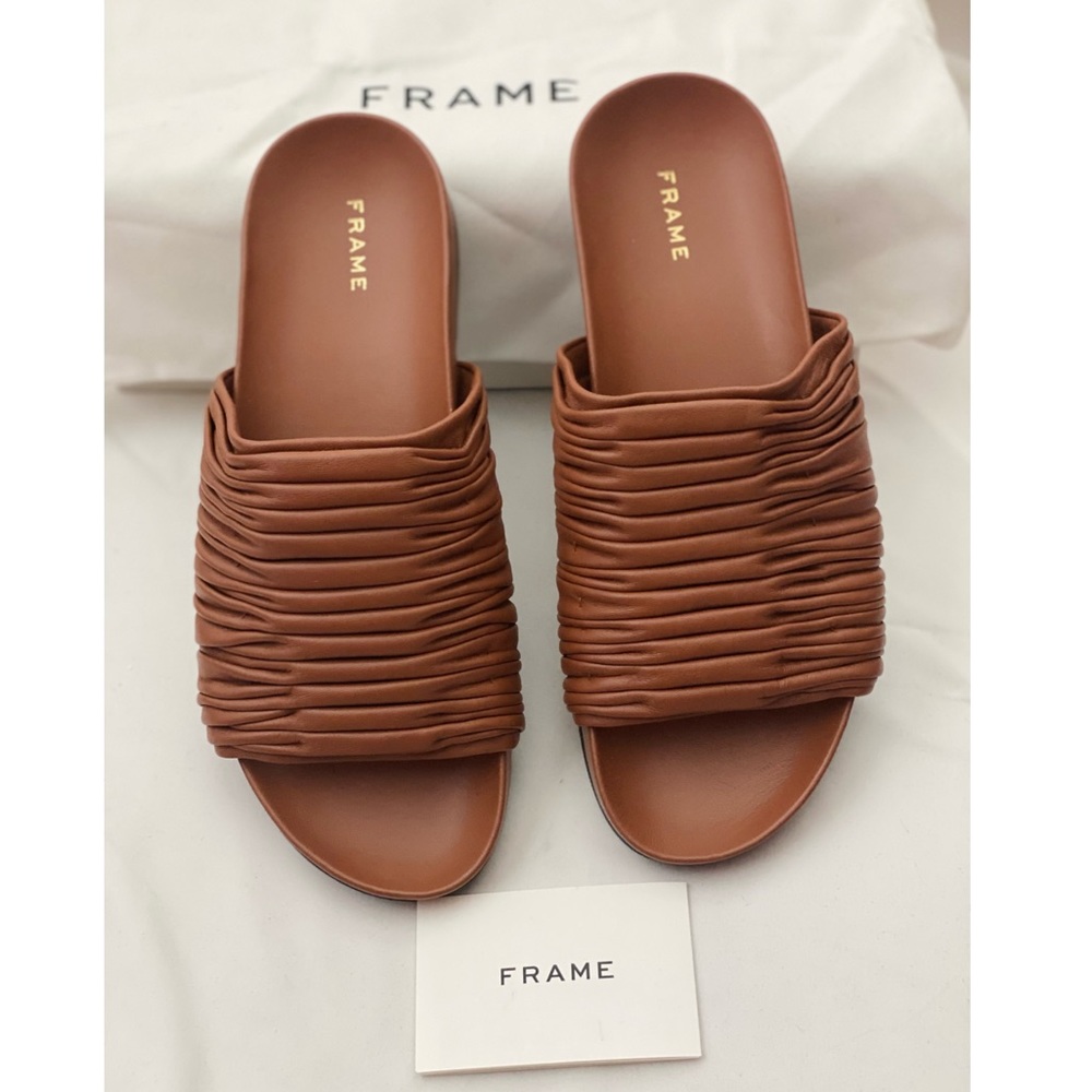 FRAME Le Reese Sandals